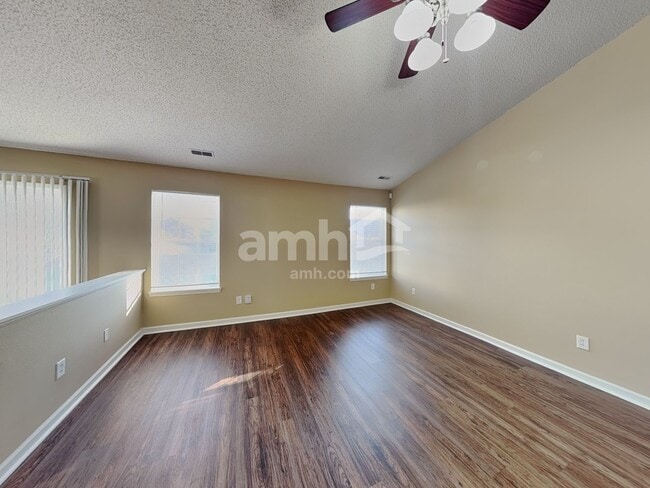 Photo - 1438 Dowell St