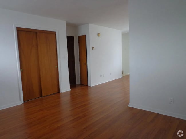 Building Photo - 712 Cedar Dr Rental
