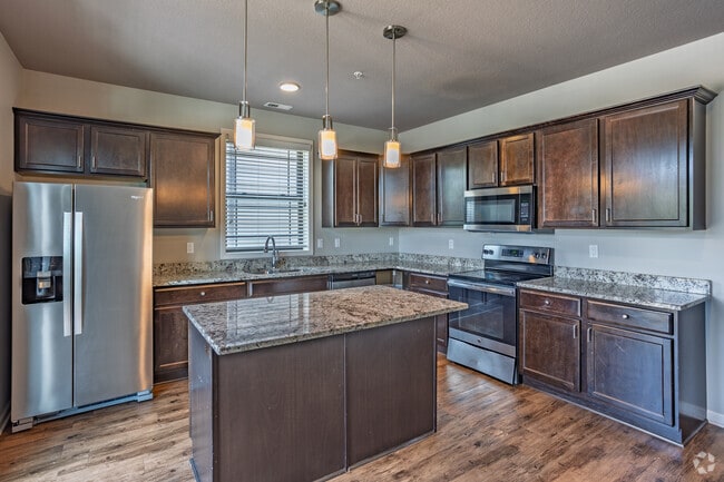 4BR, 3BA - 1,385SF - Kitchen
