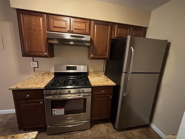 Building Photo - 4 Colonial Rd Unit 92