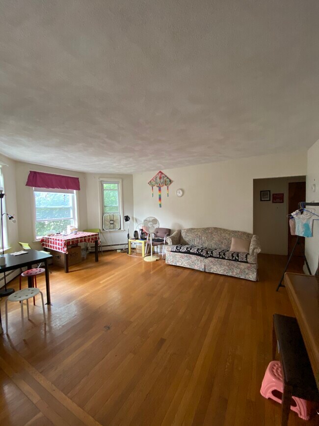Photo - 313 Tappan St Unit 3