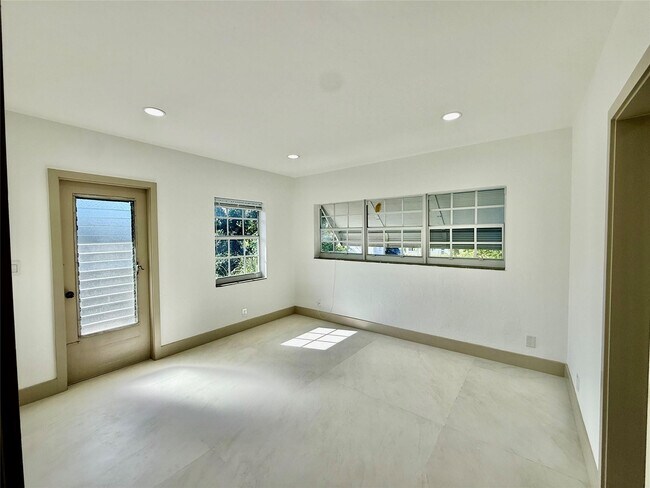 Photo - 1400 SE 7th Ave Unit 4