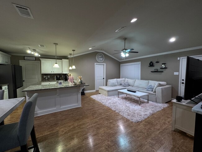 Photo - 21 Kasidyann Ct