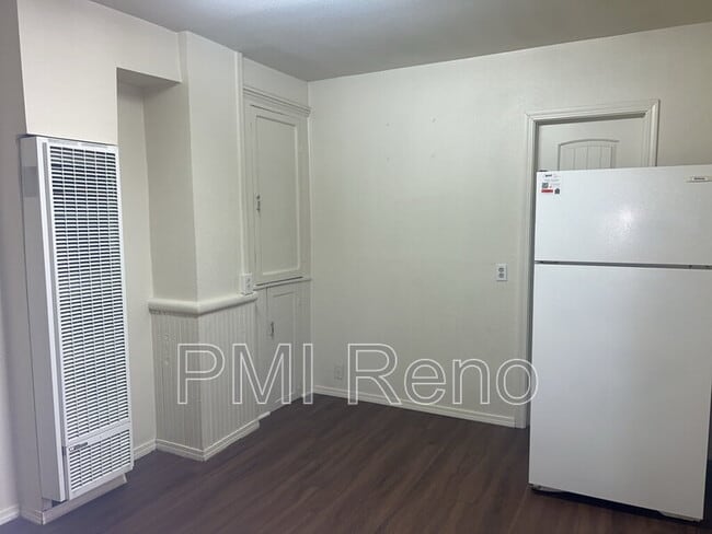 Photo - 923 W 2nd St Unit 1B