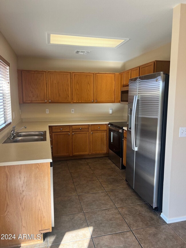 Photo - 1006 S Slater Cir