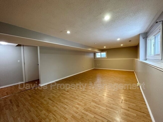 Photo - 1712-1751 51 St NW