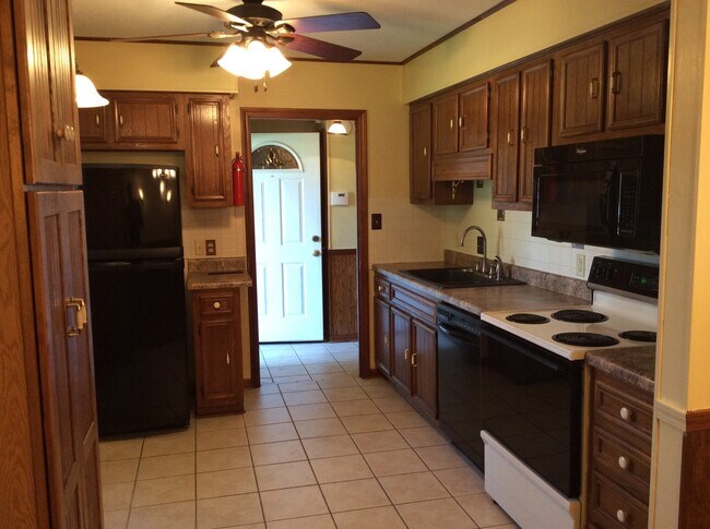 Photo - 3 Bedroom Home in Great Location!