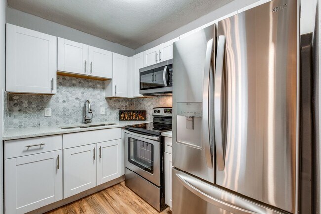 4317 Hartford St Unit 214