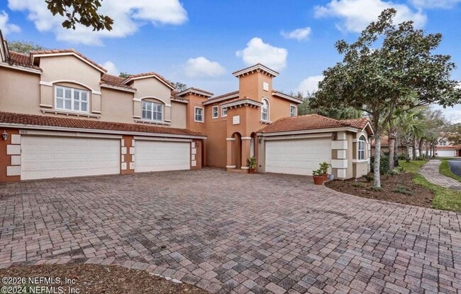 Photo - 156 Hidden Palms Ln Unidad 102