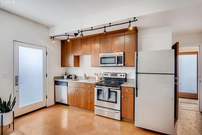 Photo - 4932 N Haight Ave Unit B - LWR