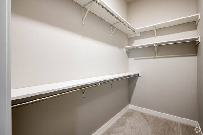 1BR, 1BA - 879SF