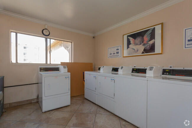 Laundry Room - Casa Monterey Apartments