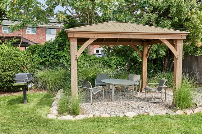 Gazebo con parrilla a gas disponible - Royal Oak Crossings at Gardenia