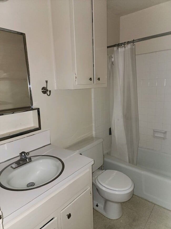Photo - Downstairs unit Unidad D