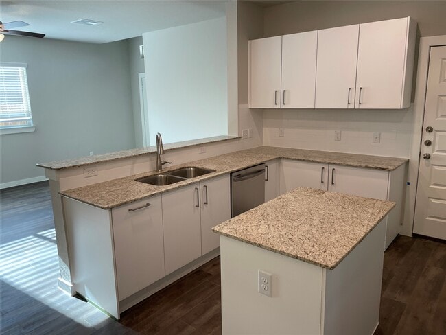 Building Photo - 9852 Grosbeak Ln Rental