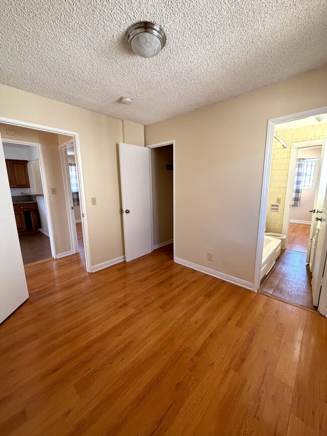 Photo - 1314-1318 W 94th St