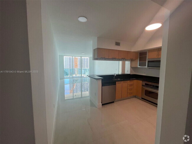 Building Photo - 31 SE 5th St Rental
