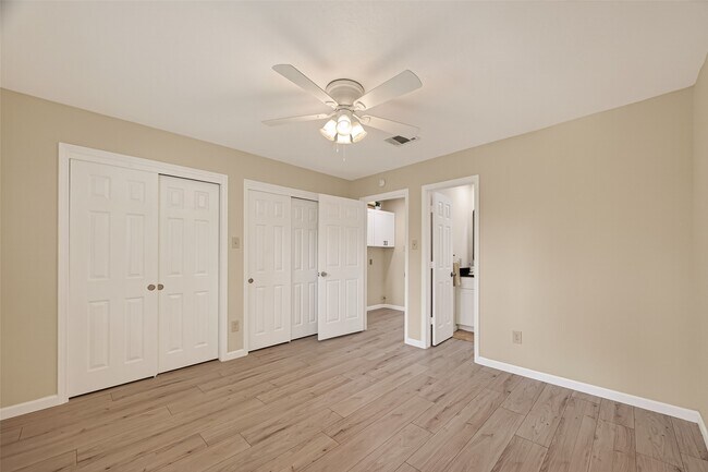 Photo - 13843 Northlake Dr