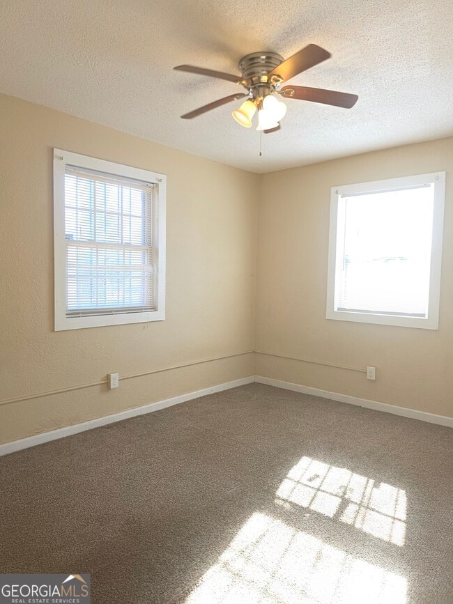 Photo - 1347 E Washington Rd