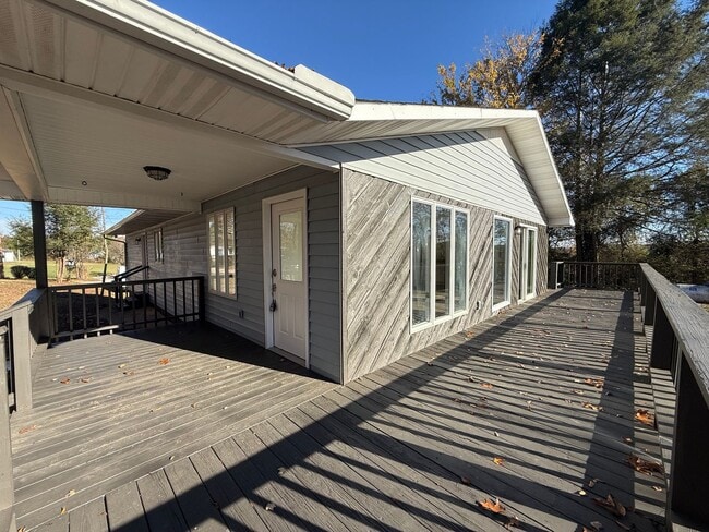 Photo - Newly renovated 3 Bedroom 3 Bathroom Home ...