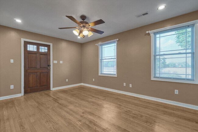 Photo - Cozy 2 Bedroom, 1 Bathroom Home in Manches...