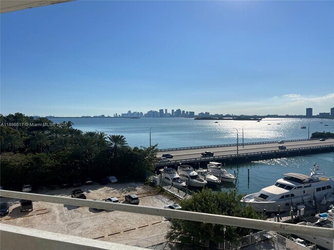 Photo - 7904 West Dr Unit 611