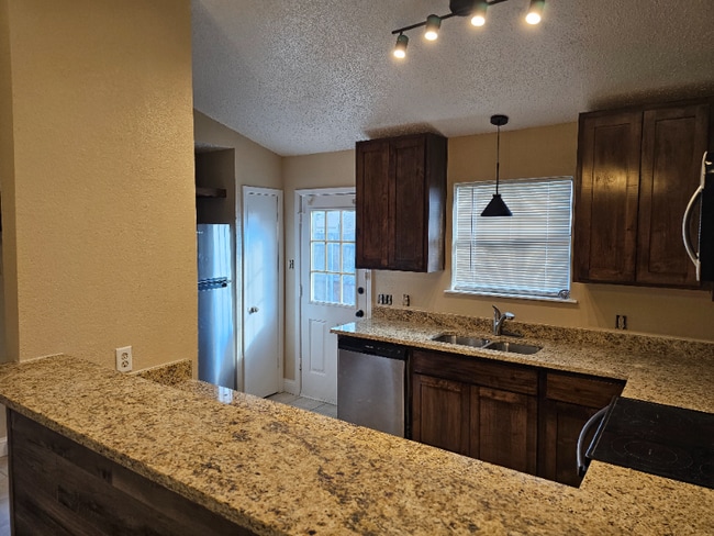 Photo - 2500 E Park Blvd