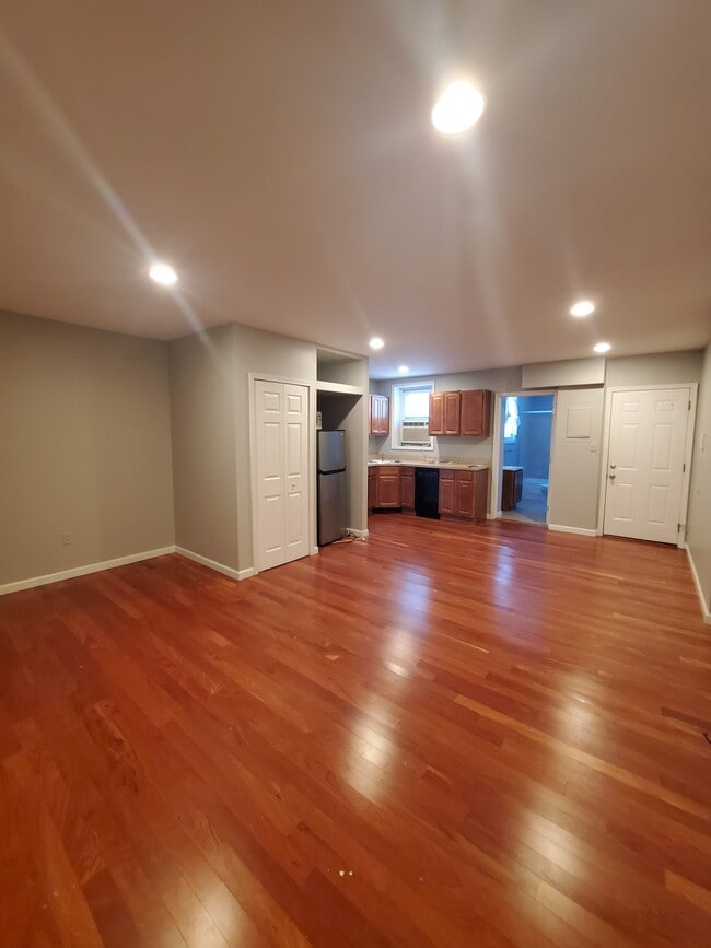 Building Photo - 1314 Walnut St Unit 3F Rental