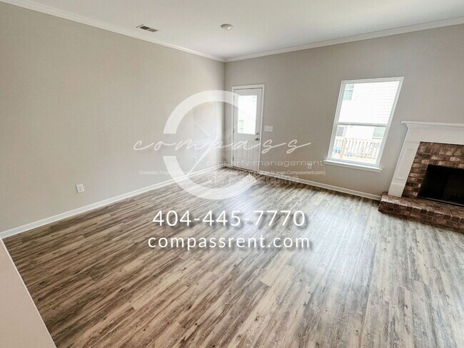 Photo - 214 Lyndon Wy NW