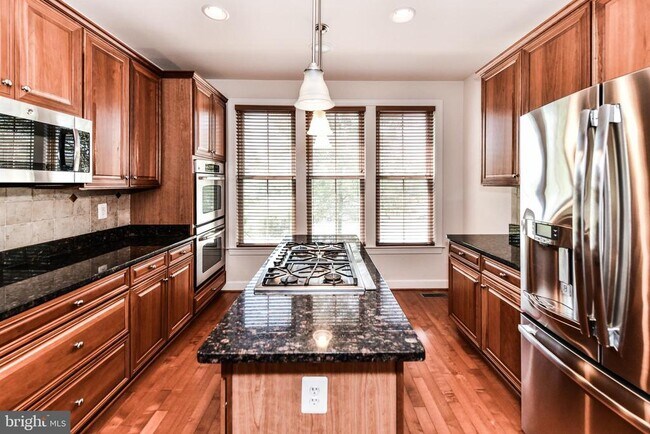 Photo - 3537 S Four Mile Run Dr