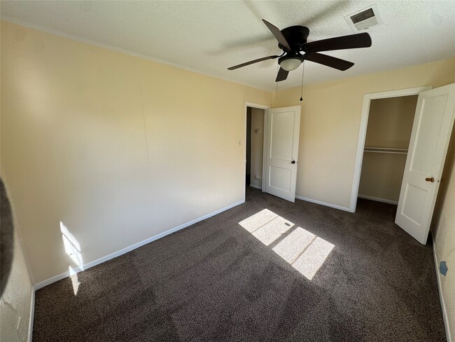 Photo - 909 14th Ave N
