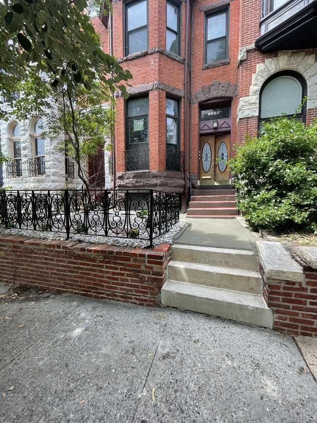Building Photo - 1706 Linden Ave Unit 2