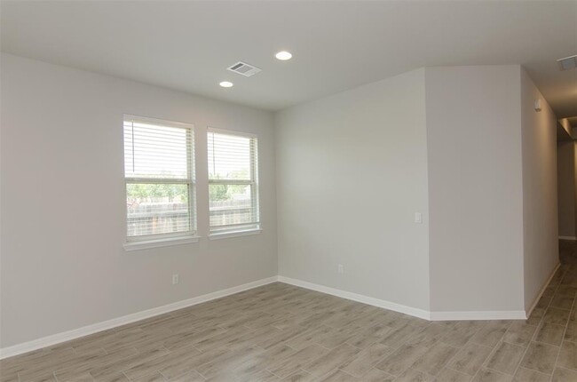 Photo - 905 Olive Creek Dr