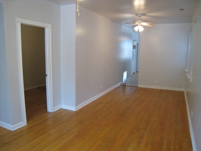 Photo - 1141 W Addison St Unit G