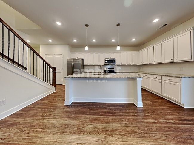Photo - 428 Bluewater Dr