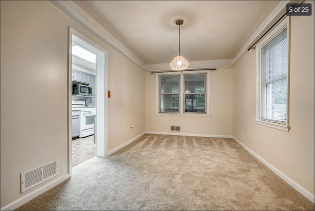 Photo - 3 Bedroom with Huge Rear yard