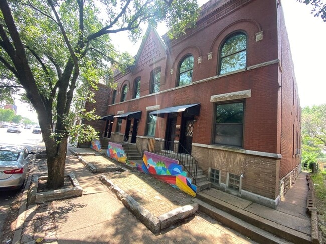 Building Photo - 2902-2906 Cherokee St. Unit 2902-2F Cherokee