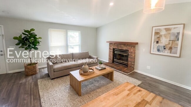 Photo - 2913 Chatsworth Way