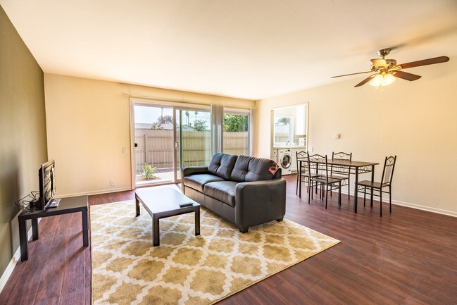 Photo - Ivy at Pickwick Park