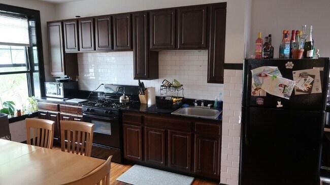 Photo - 1260 W Devon Ave