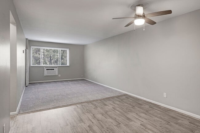 Photo - Montgomery Plaza