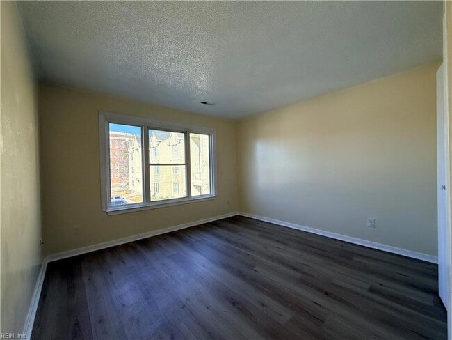 Photo - 97 28th St Unit E