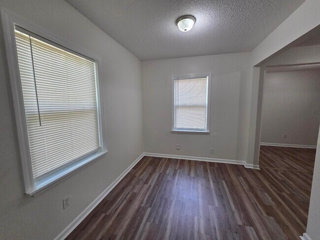 Photo - 1495 Alta Vista Ave