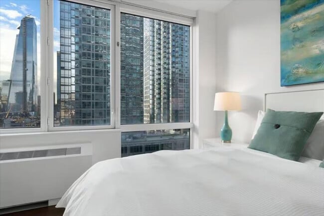 605 W 42nd St Unit SI ID1025333P