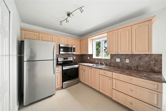 Photo - 1270 SE 26th St Unit 101