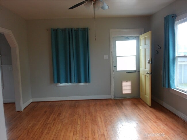 Photo - 4619 Ave S Unit 2