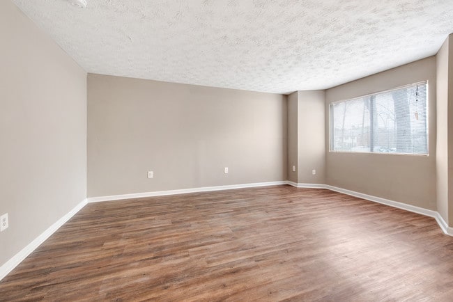 Photo - Reserve at Riverdale