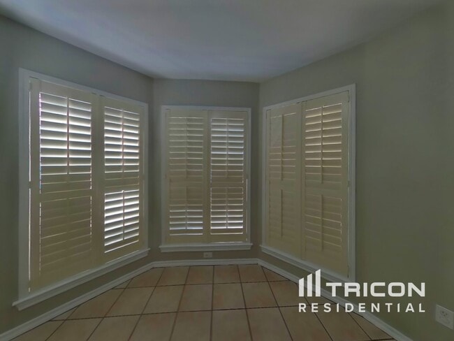 Photo - 301 Heath St