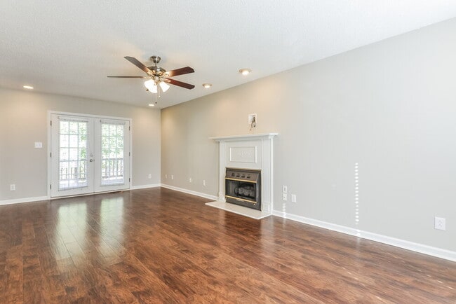 Photo - 113 Wood Bend Ct