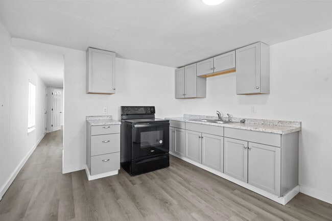 Photo - 16 Frank Cir